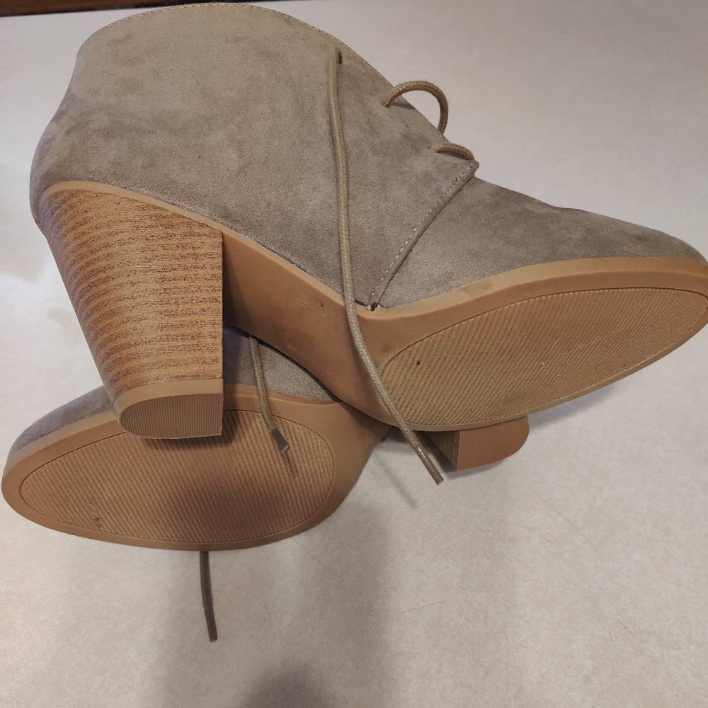 Shoes - Picture 2 of 3